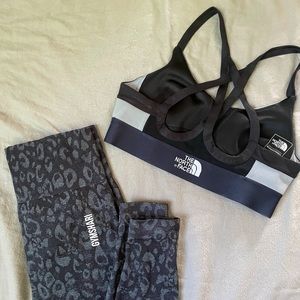THE NORTH FACE SPORTS BRA